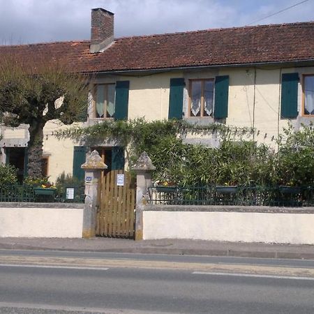 La Maison Jaune Bed & Breakfast Bouresse Екстериор снимка