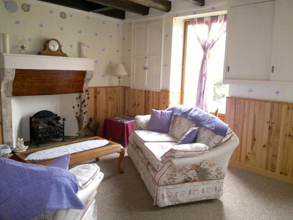 La Maison Jaune Bed & Breakfast Bouresse Екстериор снимка