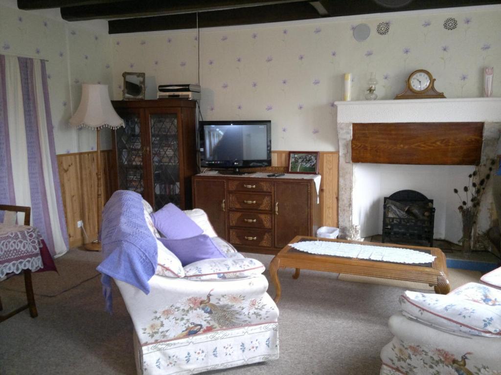La Maison Jaune Bed & Breakfast Bouresse Екстериор снимка
